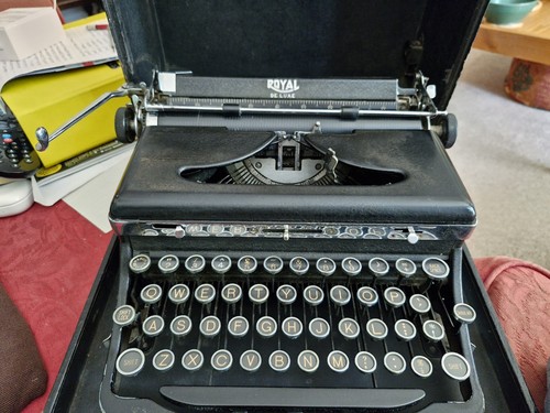 Vintage royal portable - vintage,