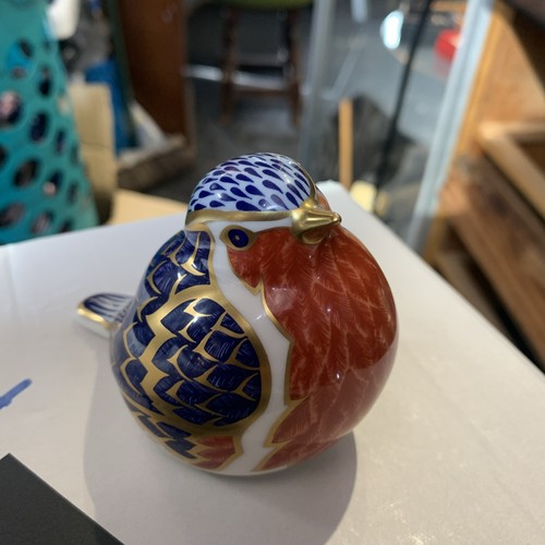 Royal crown derby - crown, robin