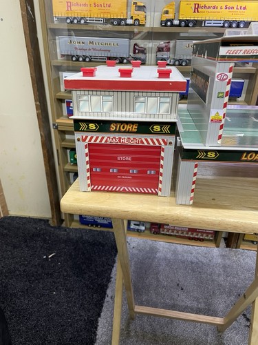 Vintage eddie stobart garage - vintage,