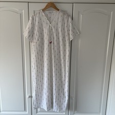 Women's Shapely Figures Roses