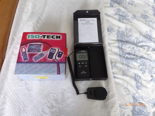 Iso tech digital light meter - iso-tech,