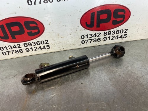 Hydraulic centre lift ram - , x