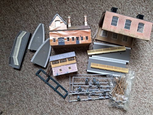 Hornby r502 station - hornby,
