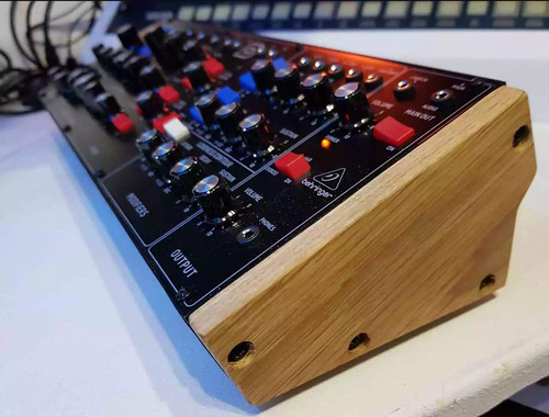 Behringer model neutron - model, d,