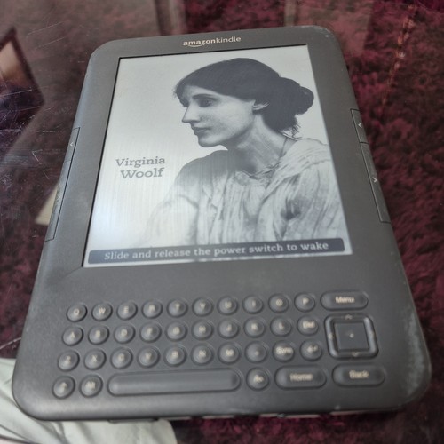 Faulty amazon kindle - -, 6”