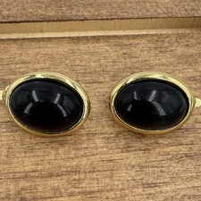 Vintage Trifari clip on