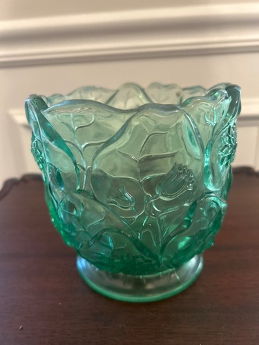 Fenton water lilly - fenton, vase