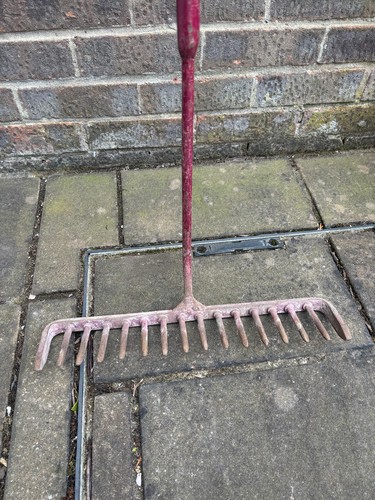 Heavy duty tarmac rake with - duty,