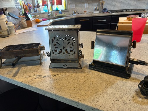 Lot vintage toasters - of,