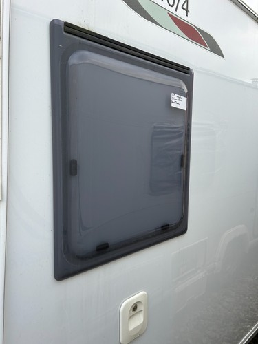 Caravan window 2015 - caravan,