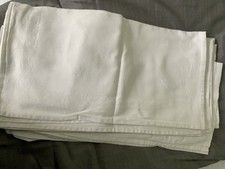 12 White Damask Napkins