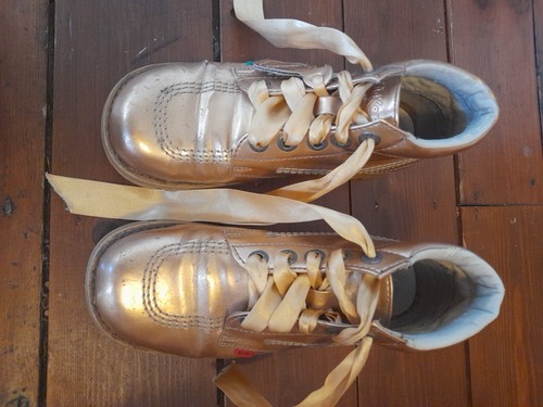 Kickers boots gold size 4 - size,