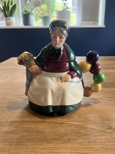 Royal doulton teapot - teapot, old