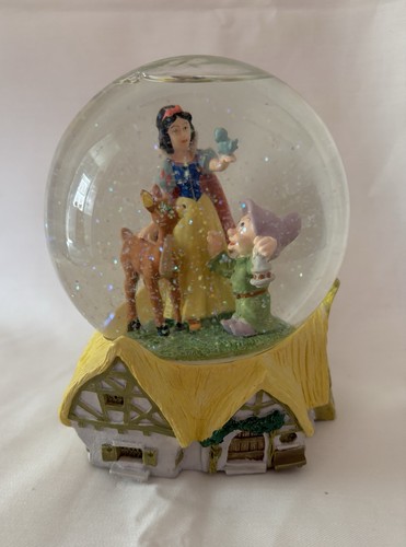 Snow white musical - white,