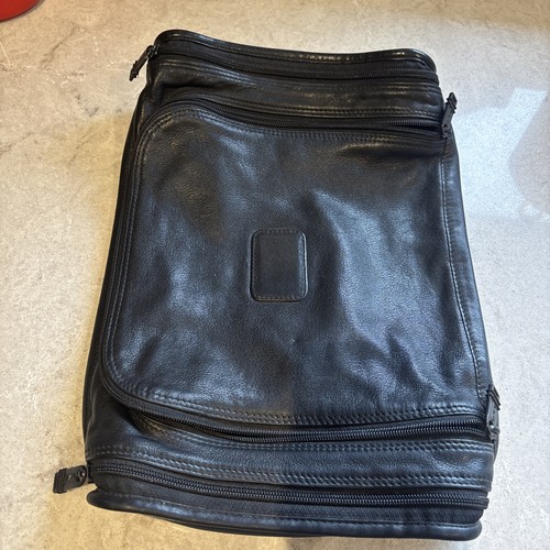 Tumi black leather shaving