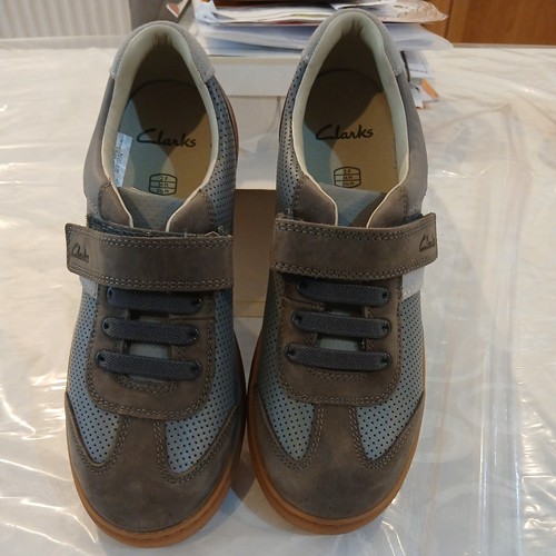 Clarks flash step size 2f - clarks,