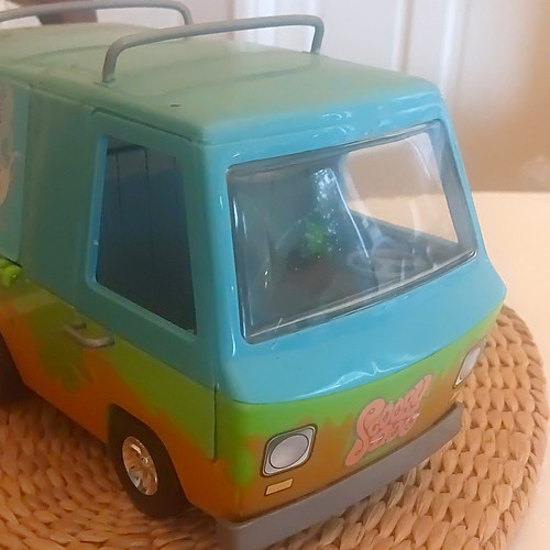 Scooby doo mystery machine - scooby-doo,