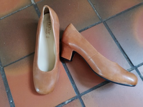 Tan leather court - court, shoes
