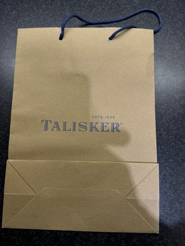 Talisker scotch whisky - whisky, bag