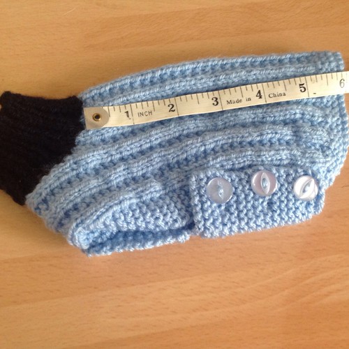 Hand knitted dog coat - 6",