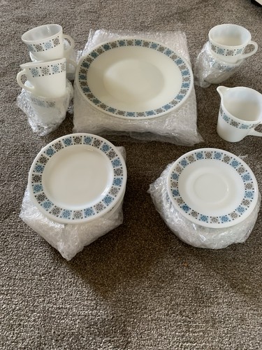 Vintage pyrex full dinner - vintage,