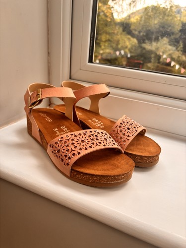Hotter dusky pink - pink, cut