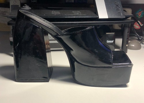 Public desire high heel - desire,