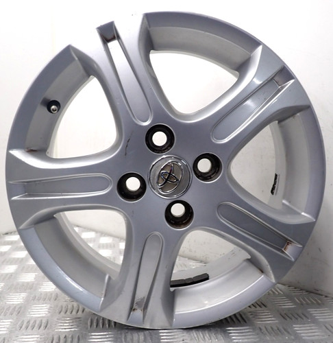 Toyota yaris silver - yaris,