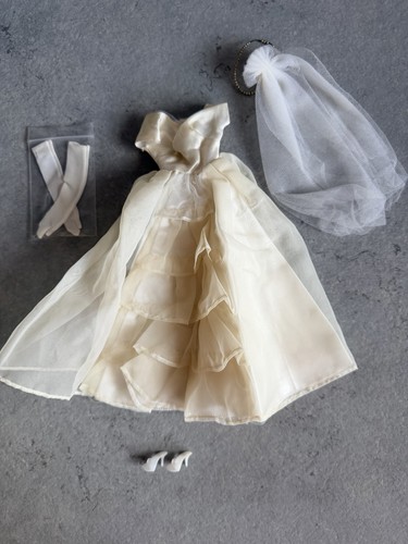 Vintage barbie doll - barbie, brides