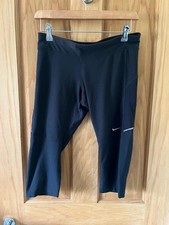 Nike Three-Quarter Length Shorts Size M