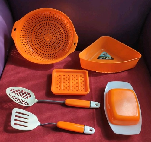 Vintage plastic utensils - plastic,