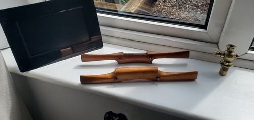 Vintage wooden spokeshaves - x,
