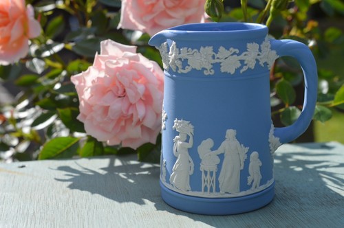 Wedgwood blue jasperware - blue,