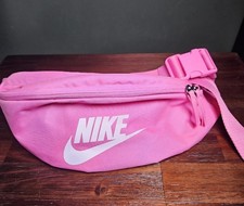 Nike Heritage Shoulder