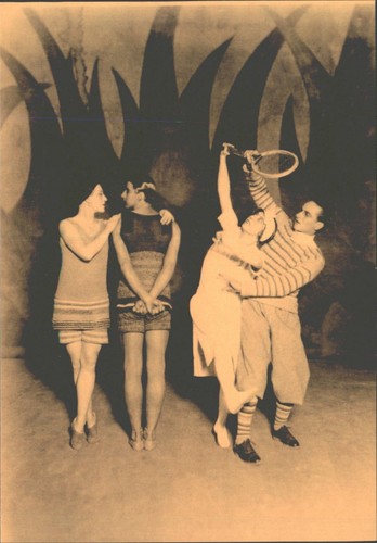 Train bleu ballet postcard - le,