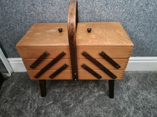 Large vintage tier - large, 3