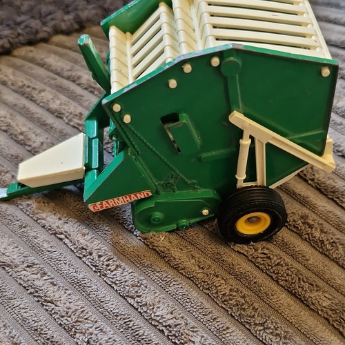 Farmhand ertl farm country - farmhand, hay