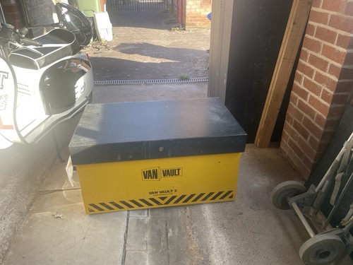 Van vault - van,