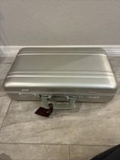 ZERO HALLIBURTON VINTAGE