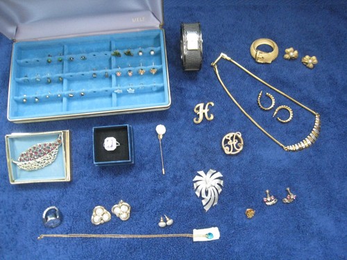 Lot pieces of vintage - lot,