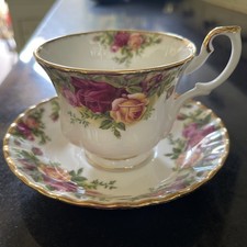 Royal Albert 1962 Bone China Old Country Roses Tea Cup & Saucer