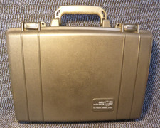 Peli Pelican 1470 Small  Laptop / Tablet / iPAD Case With New Foam and Keys