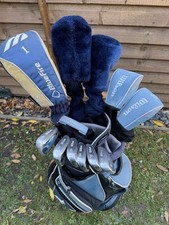 FULL RIGHT HANDED SET OF LADIES WILSON GOLF CLUBS IN A MIZUNO CART BAG. FREEPOST