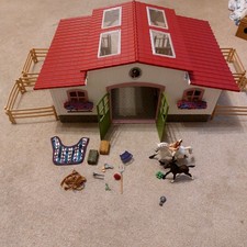 Schleich Horse Club Riding Centre 42344 Stable with Rider, Horses & Accessories