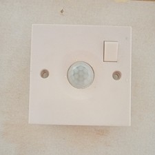 ON/OFF & PIR MOTION SENSOR WALL LIGHT SWITCH-1 GANG 1 WAY 10A-MOVEMENT AUTOMATIC