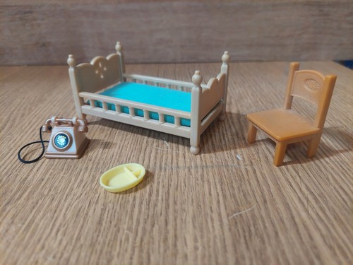 Scale dolls house - 1:24,