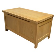 Como Blanket Box