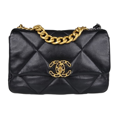 Chanel womens black quilted - 19,