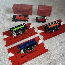 O Gauge French HORNBY / HACHETTE - 0-4-0 Clockwork Locomotive & Coaches