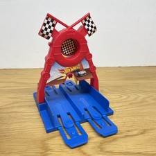 Hot Wheels Track Finish Line - Shows The Car That Finished First